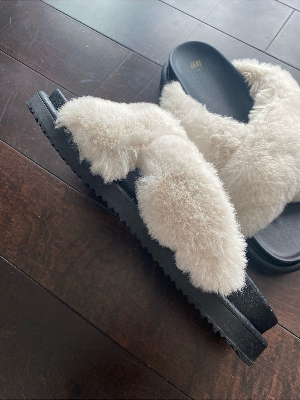 H&M Cream Faux-Fur Crossband Slide Sandals - Picture 4 of 5
